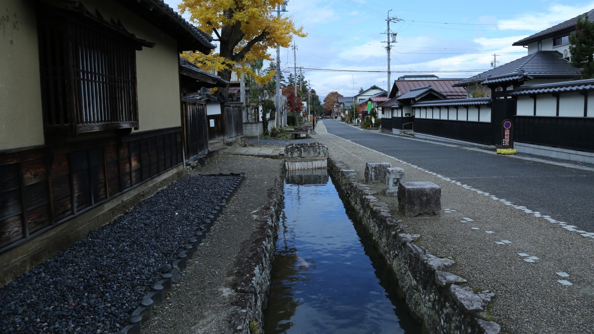  「泉水」と「泉水路」